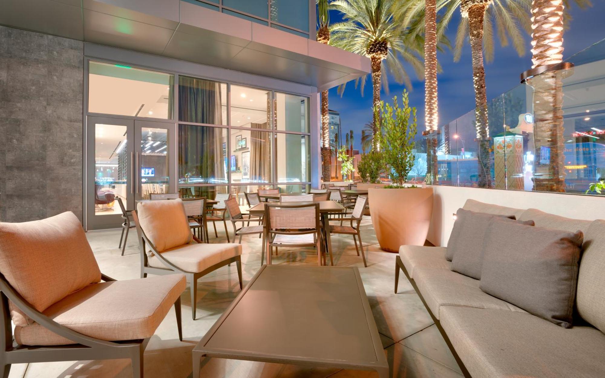 Hampton Inn & Suites Anaheim Resort Convention Center Bagian luar foto