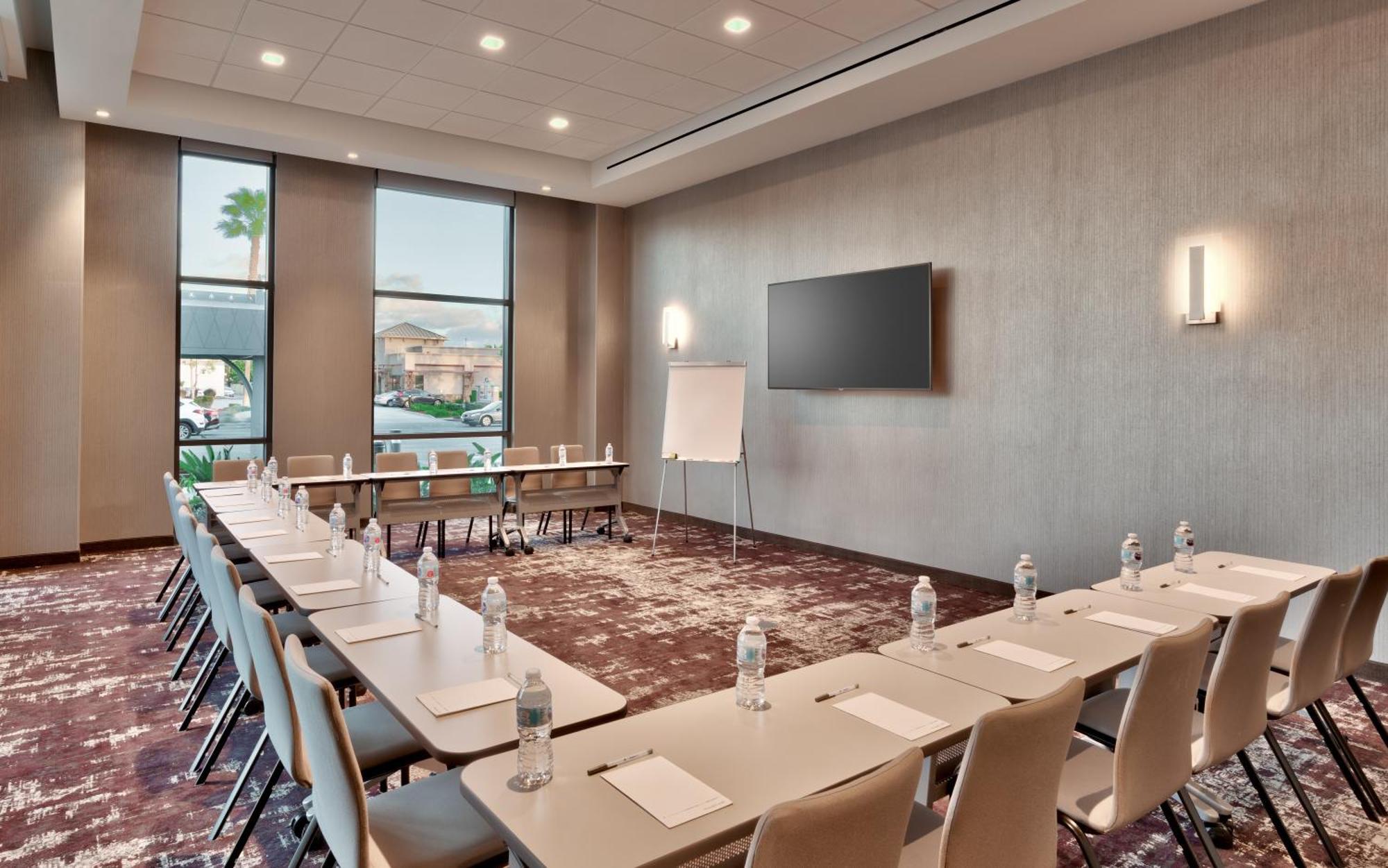Hampton Inn & Suites Anaheim Resort Convention Center Bagian luar foto