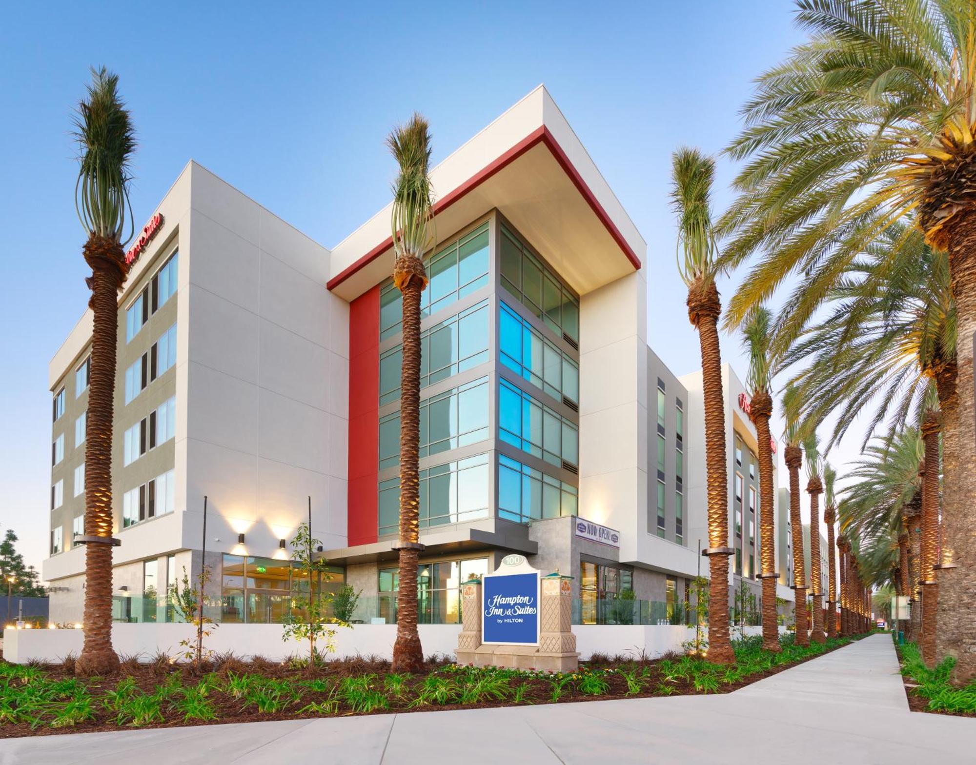 Hampton Inn & Suites Anaheim Resort Convention Center Bagian luar foto