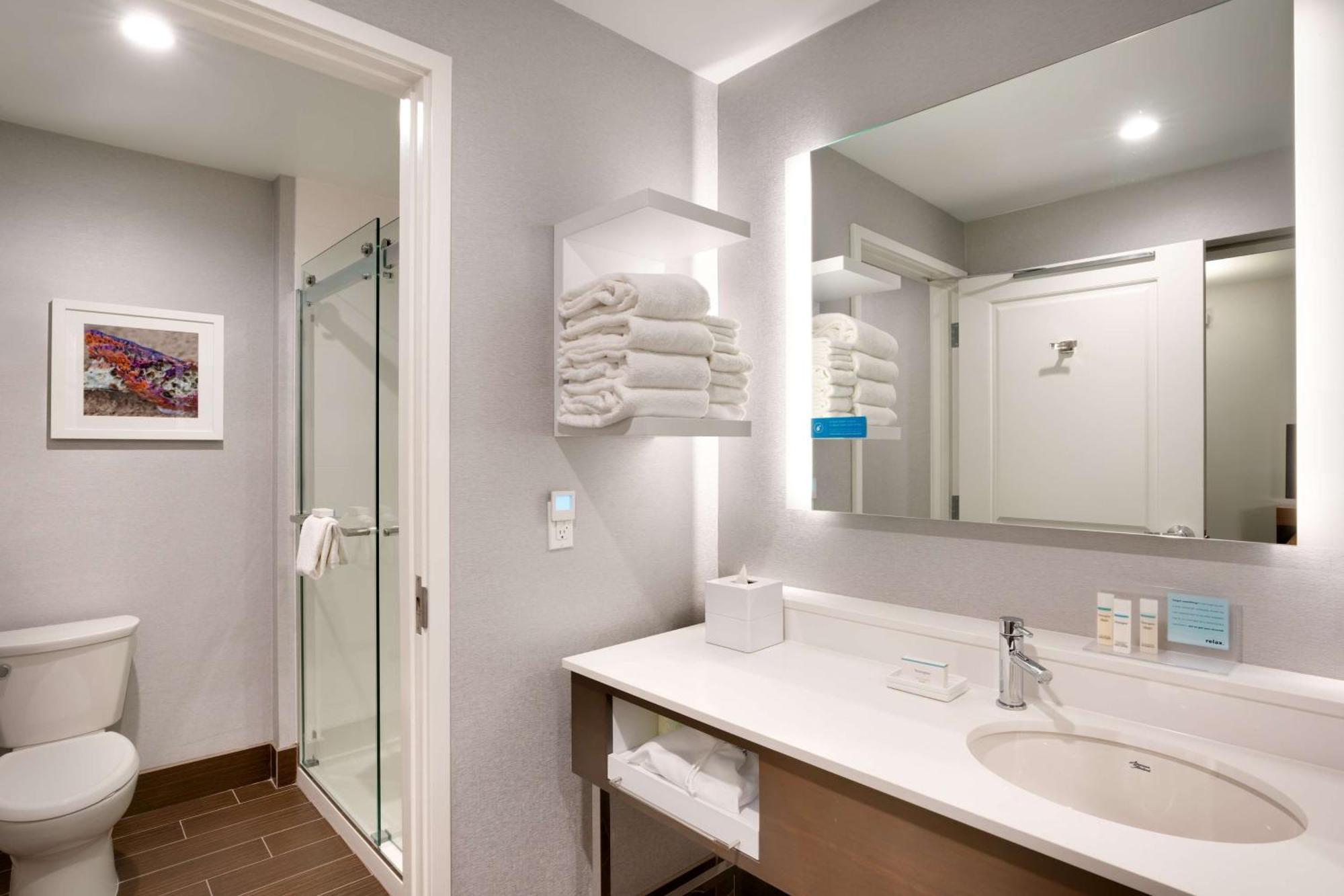 Hampton Inn & Suites Anaheim Resort Convention Center Bagian luar foto