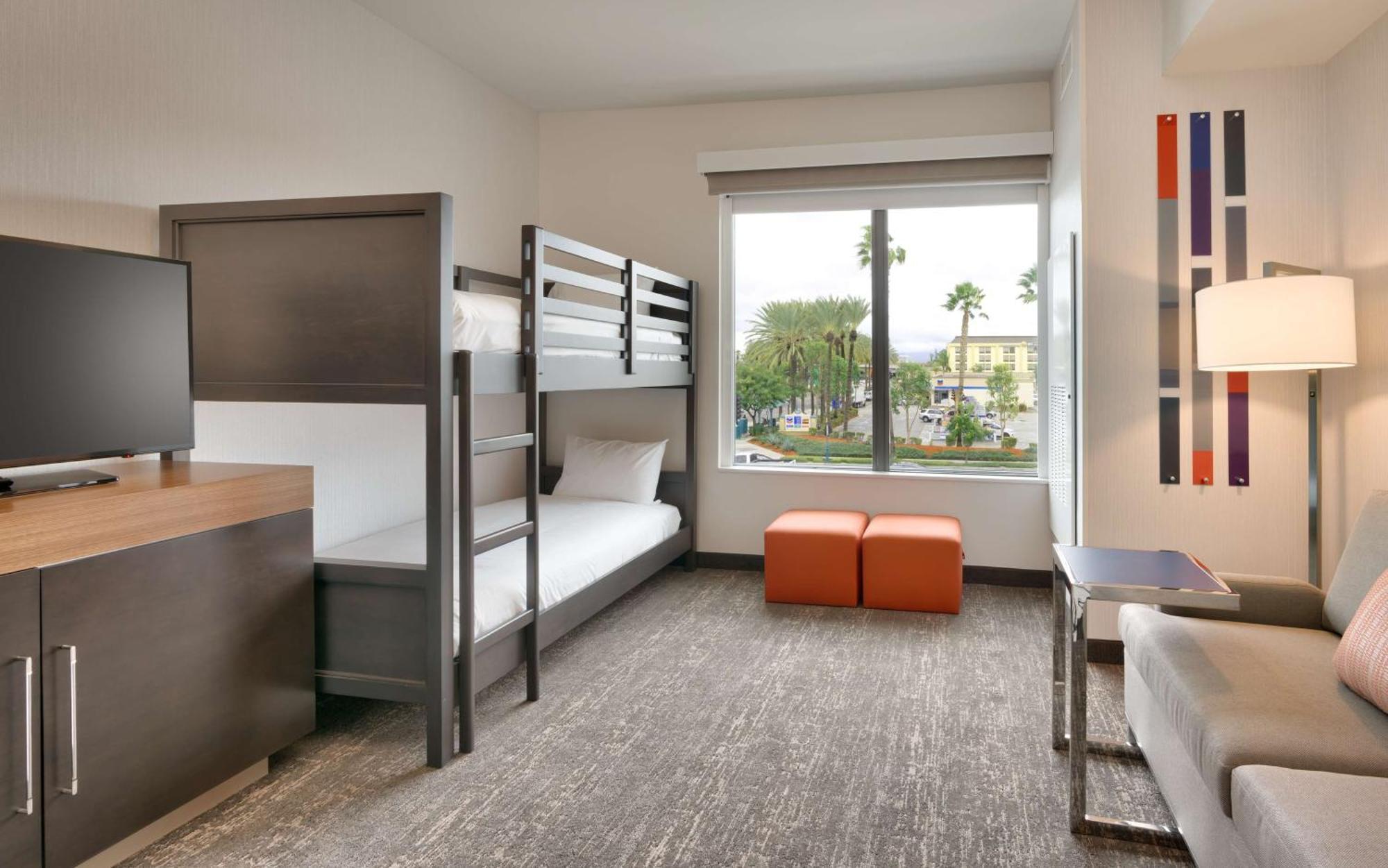 Hampton Inn & Suites Anaheim Resort Convention Center Bagian luar foto