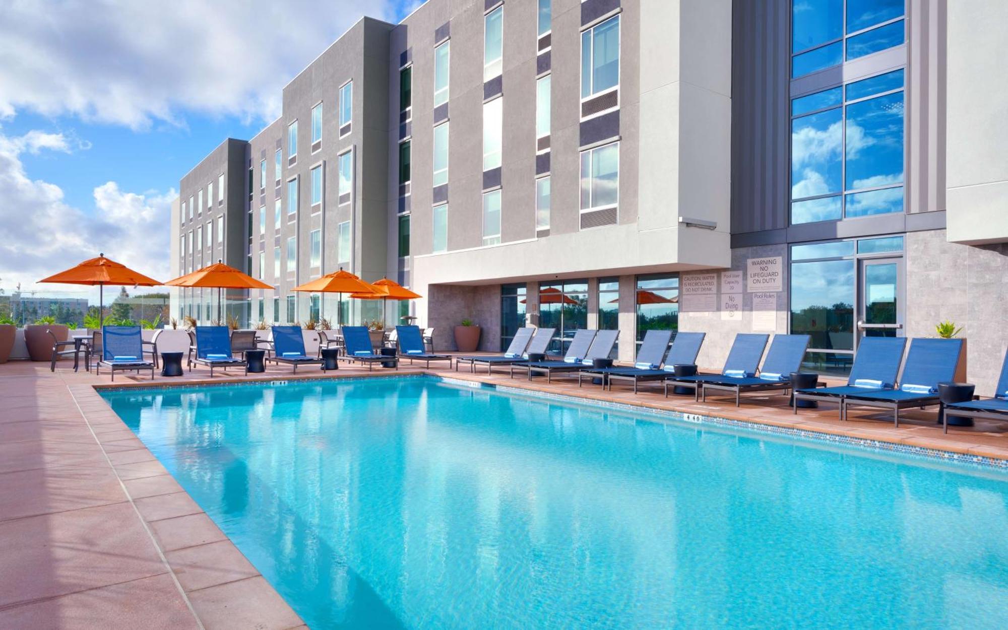 Hampton Inn & Suites Anaheim Resort Convention Center Bagian luar foto